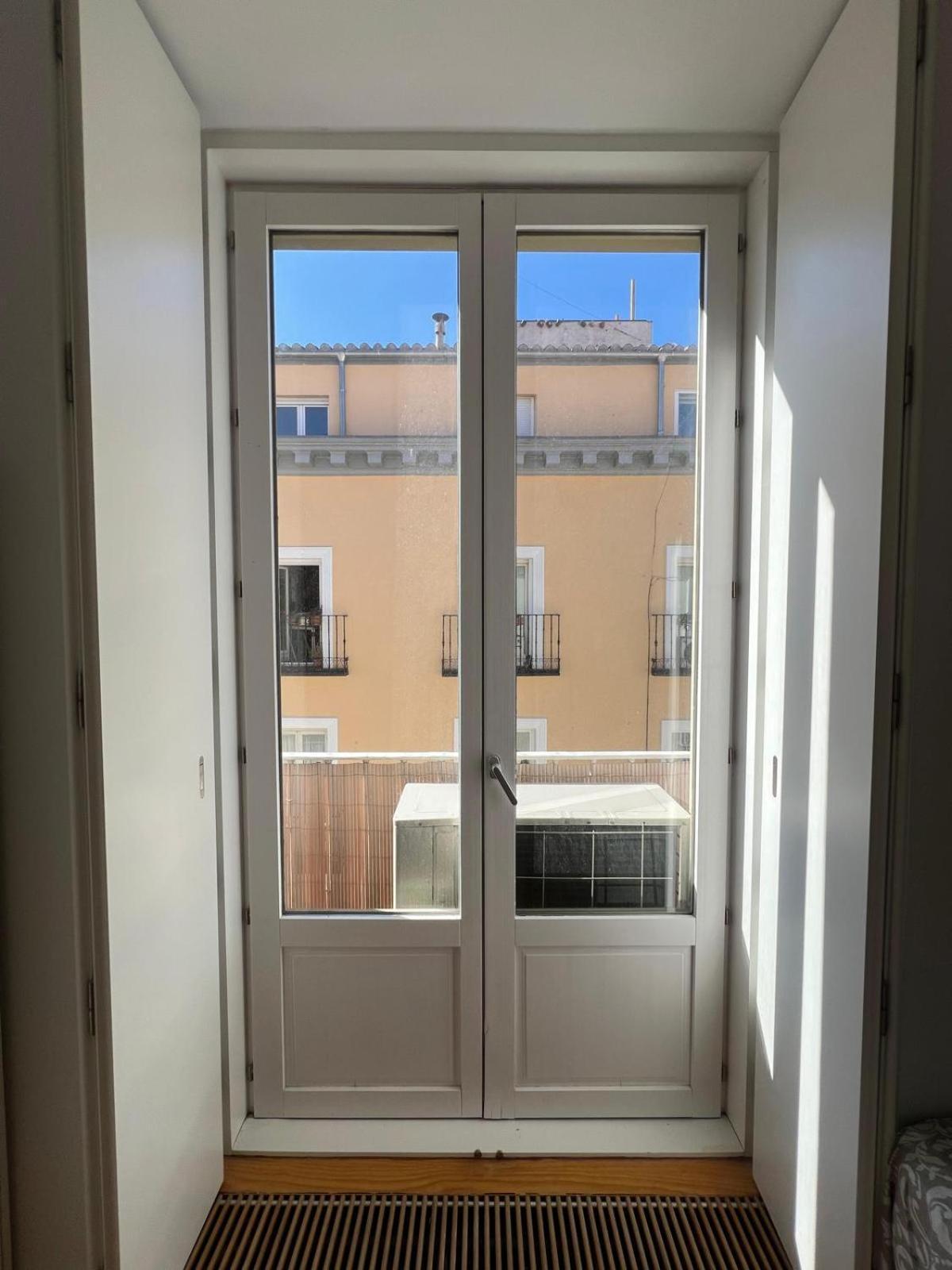 Private Rooms In Magdalena Street Madrid Exterior photo